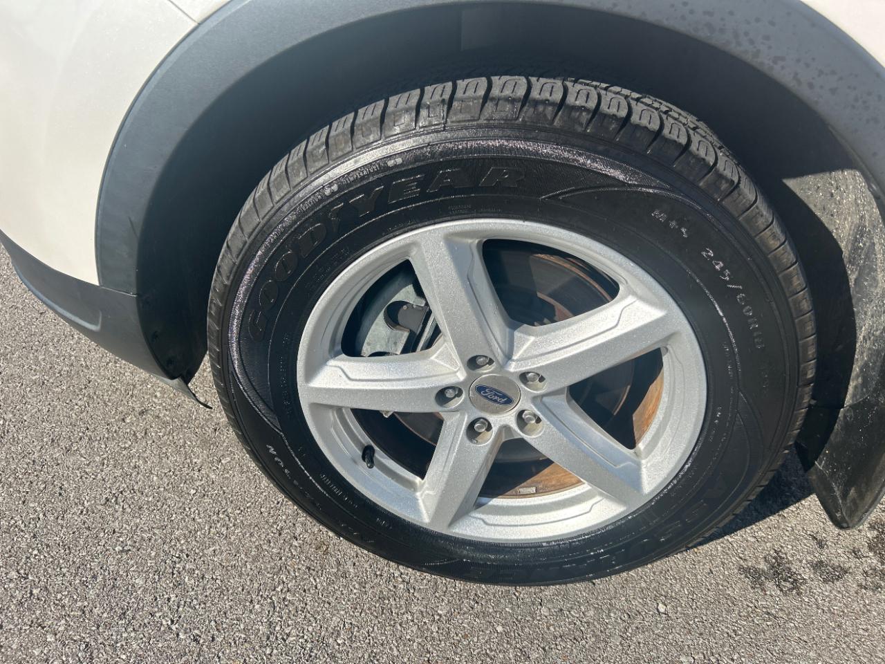 Ford Explorer XLT FWD 2019