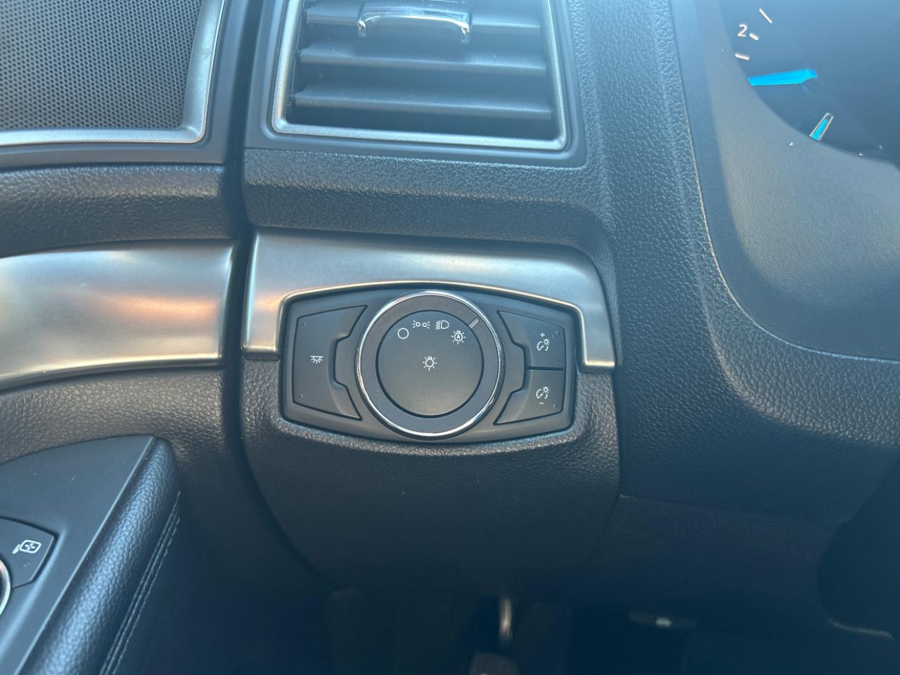 Ford Explorer XLT FWD 2019