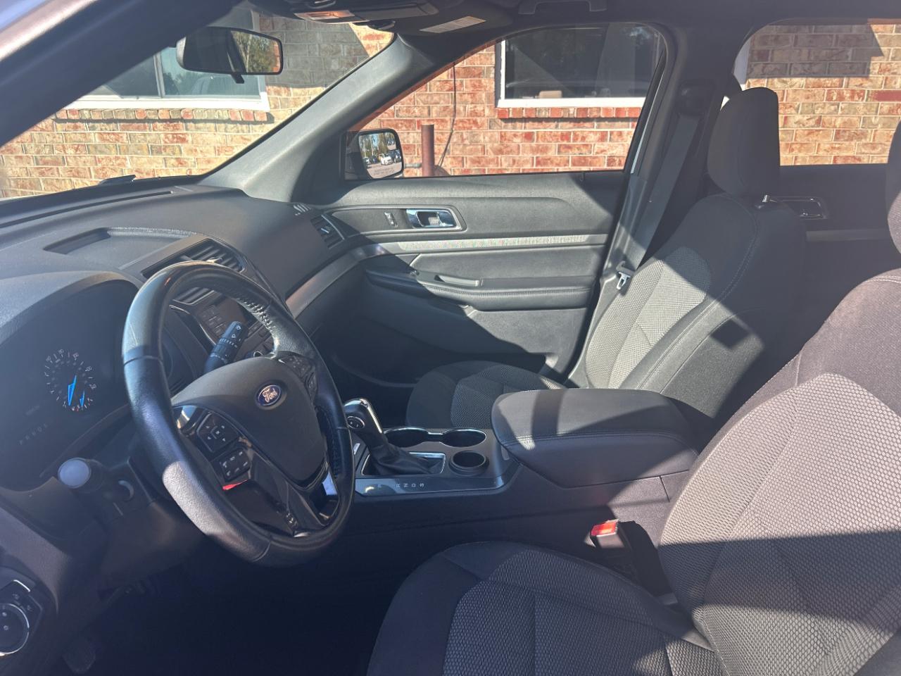 Ford Explorer XLT FWD 2019