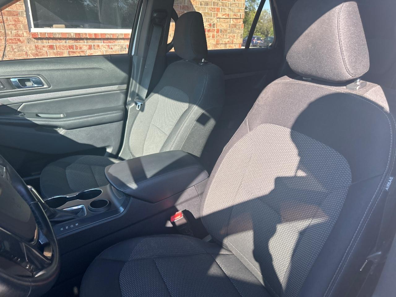 Ford Explorer XLT FWD 2019