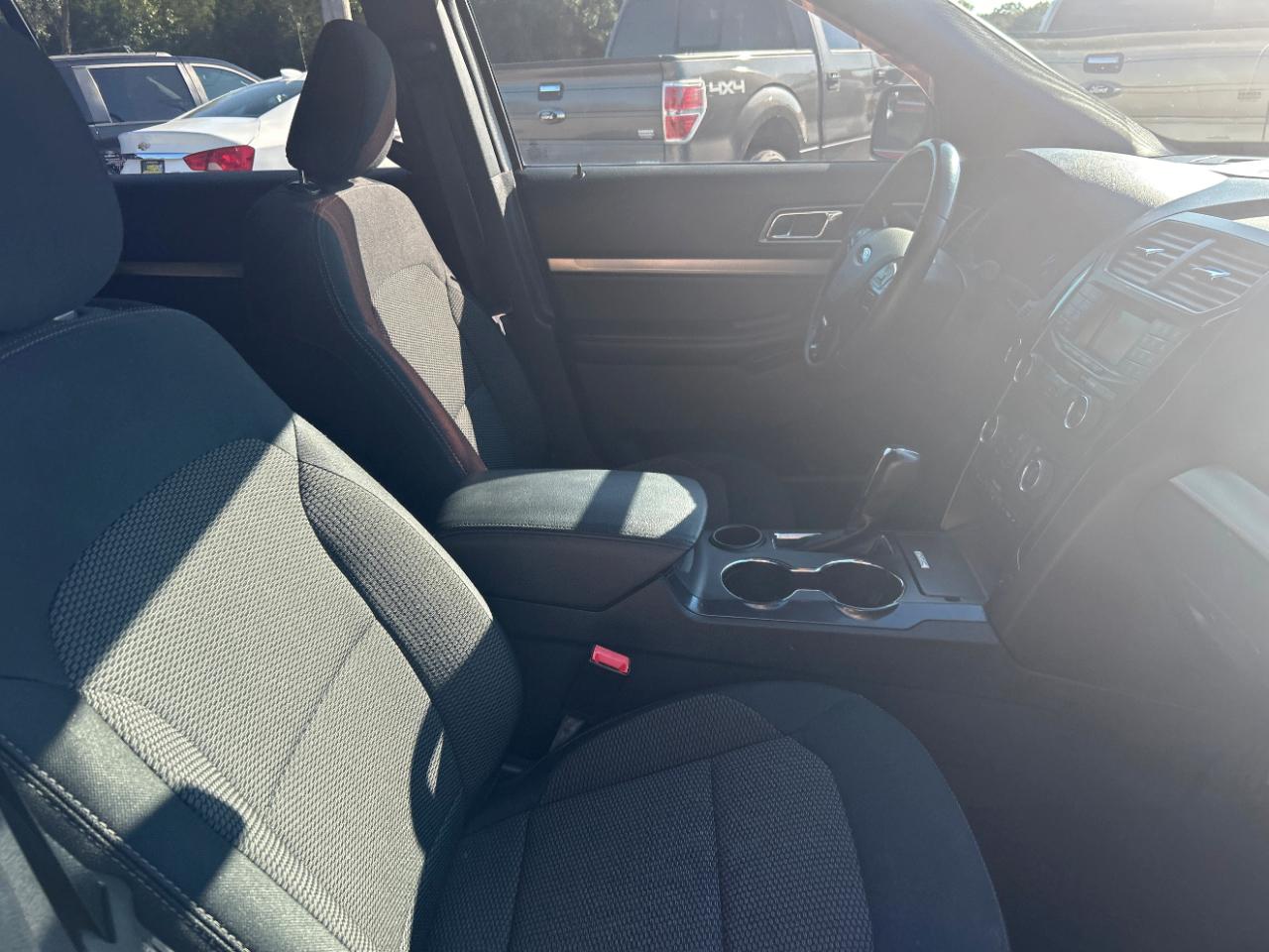 Ford Explorer XLT FWD 2019