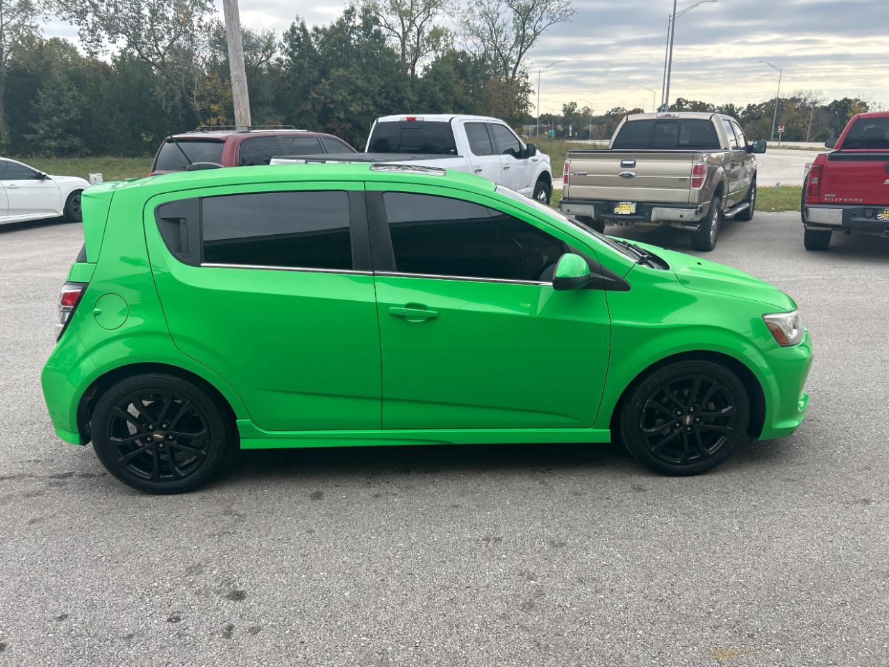 Chevrolet Sonic 5dr HB Auto LT w/1SD 2017