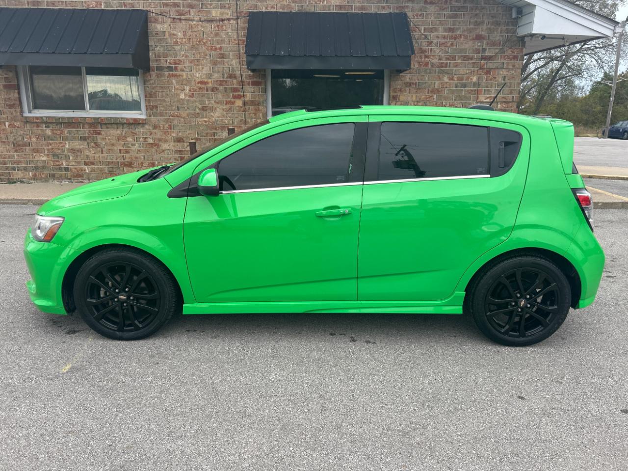 Chevrolet Sonic 5dr HB Auto LT w/1SD 2017