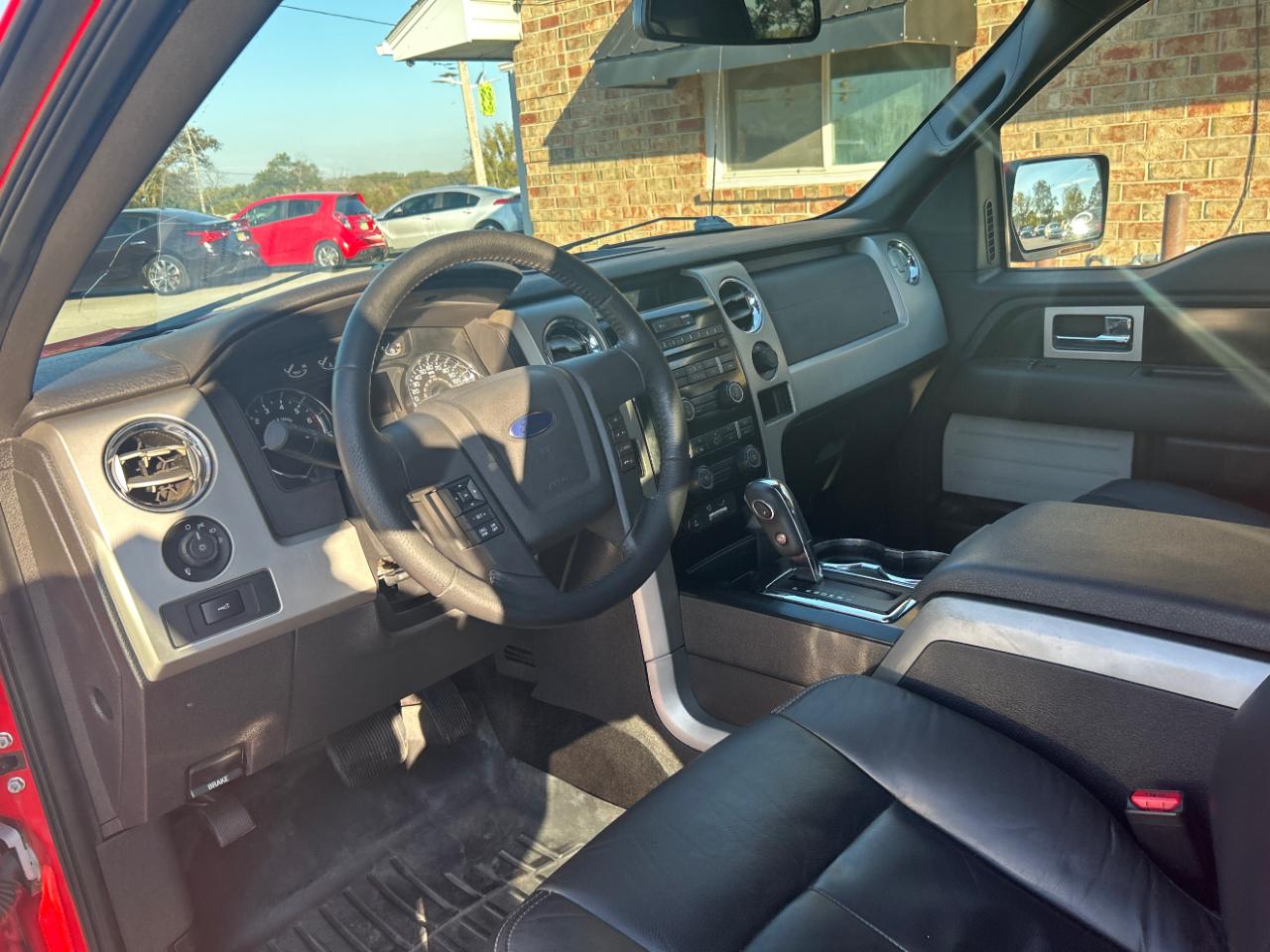 Ford F-150 4WD SuperCrew 145" XLT 2011