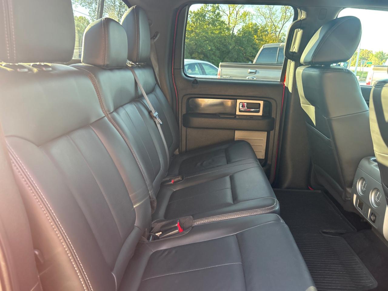Ford F-150 4WD SuperCrew 145" XLT 2011
