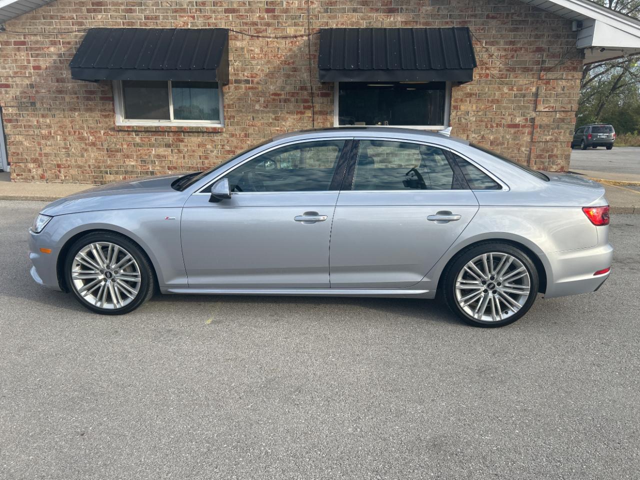 Audi A4 2.0 TFSI Auto Premium Plus quattro AWD 2017