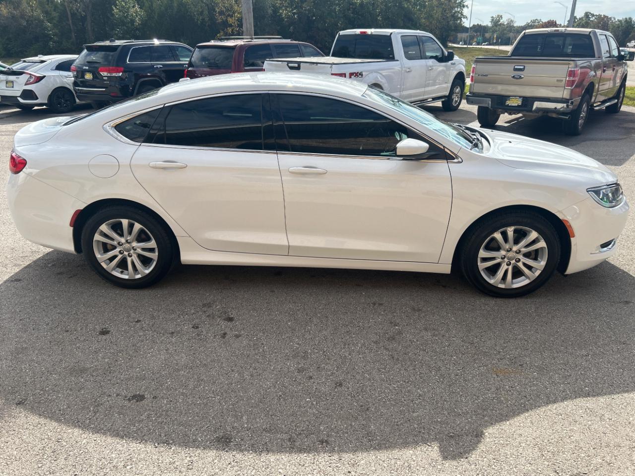 Chrysler 200 4dr Sdn Limited FWD 2016