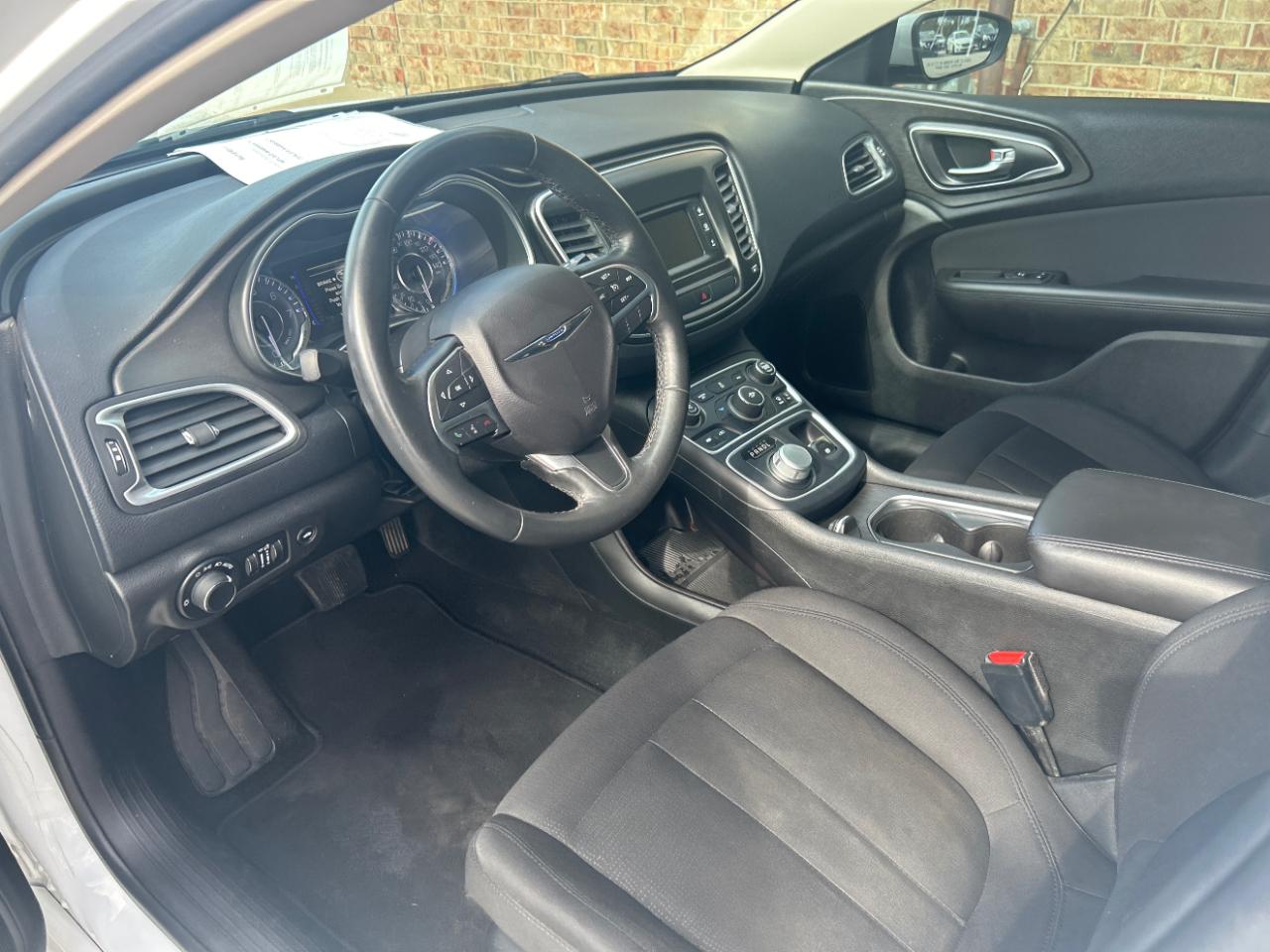 Chrysler 200 4dr Sdn Limited FWD 2016