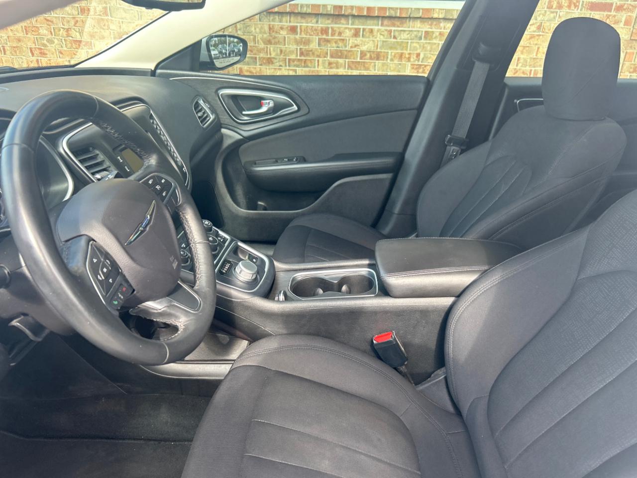 Chrysler 200 4dr Sdn Limited FWD 2016