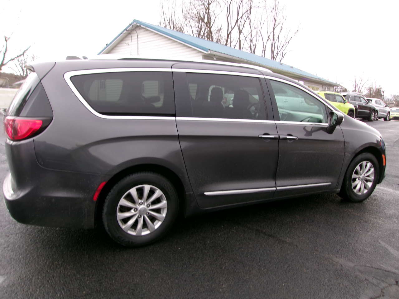 Chrysler Pacifica Touring L FWD 2018