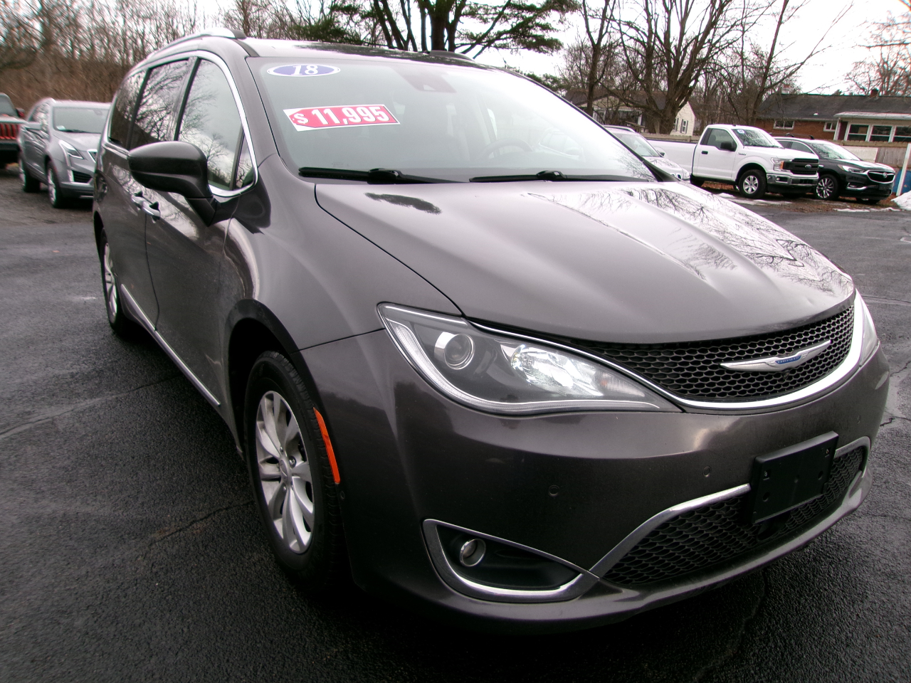 Chrysler Pacifica Touring L FWD 2018