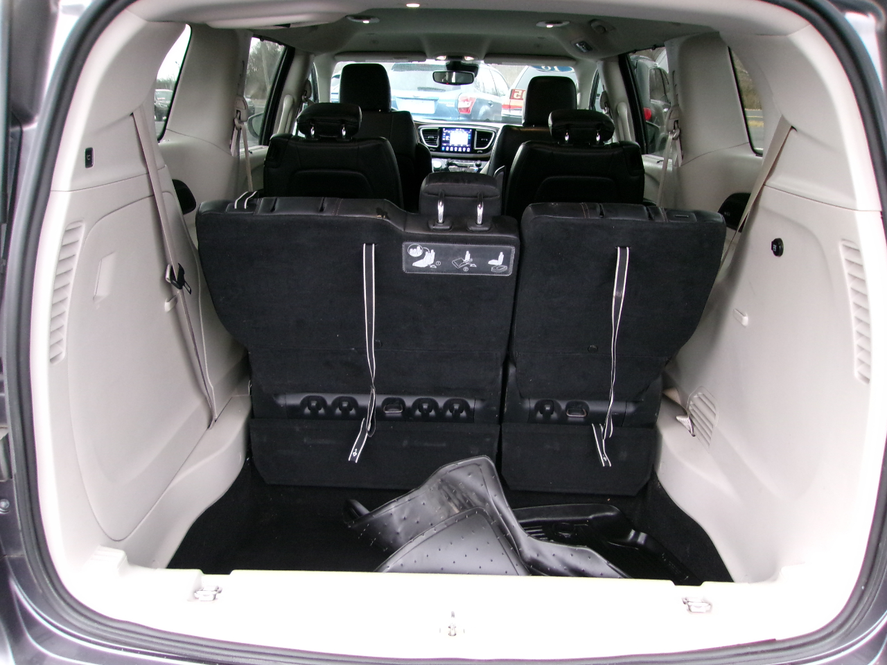 Chrysler Pacifica Touring L FWD 2018