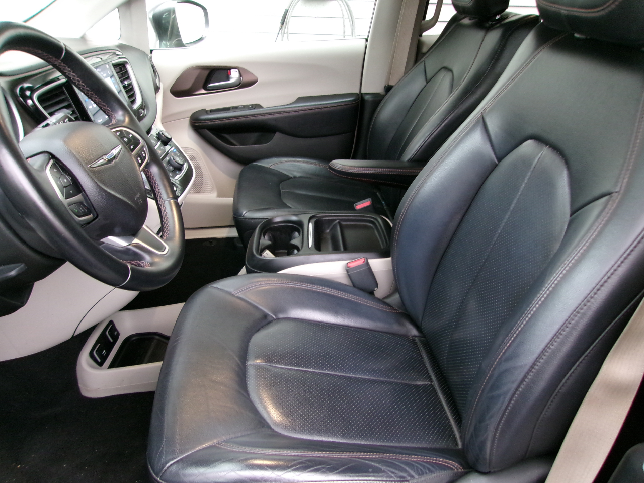 Chrysler Pacifica Touring L FWD 2018