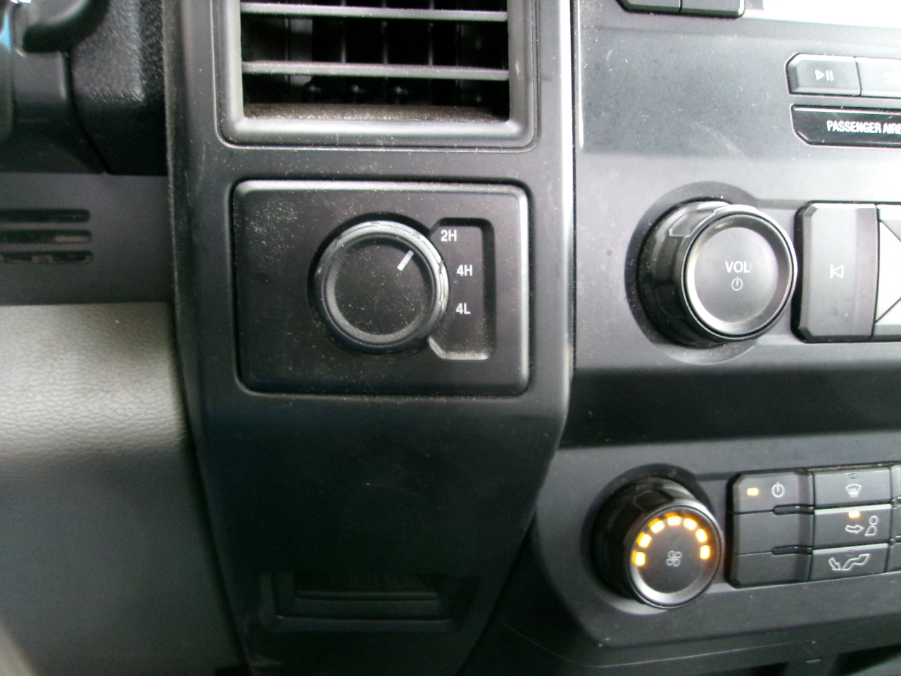 Ford F-150 XL 4WD Reg Cab 8' Box 2020