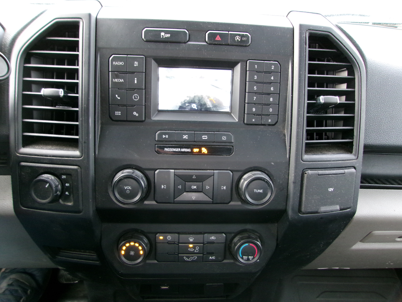 Ford F-150 XL 4WD Reg Cab 8' Box 2020