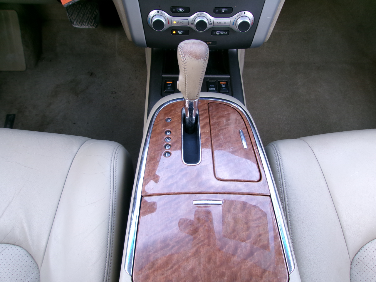 Nissan Murano Platinum 4D SUV AWD 2012