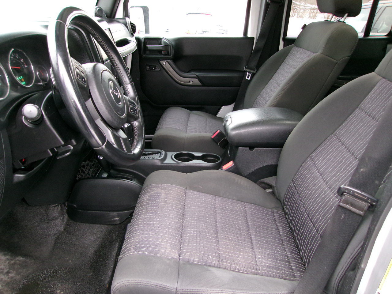 Jeep Wrangler Unlimited 4WD 4dr Sport 2011