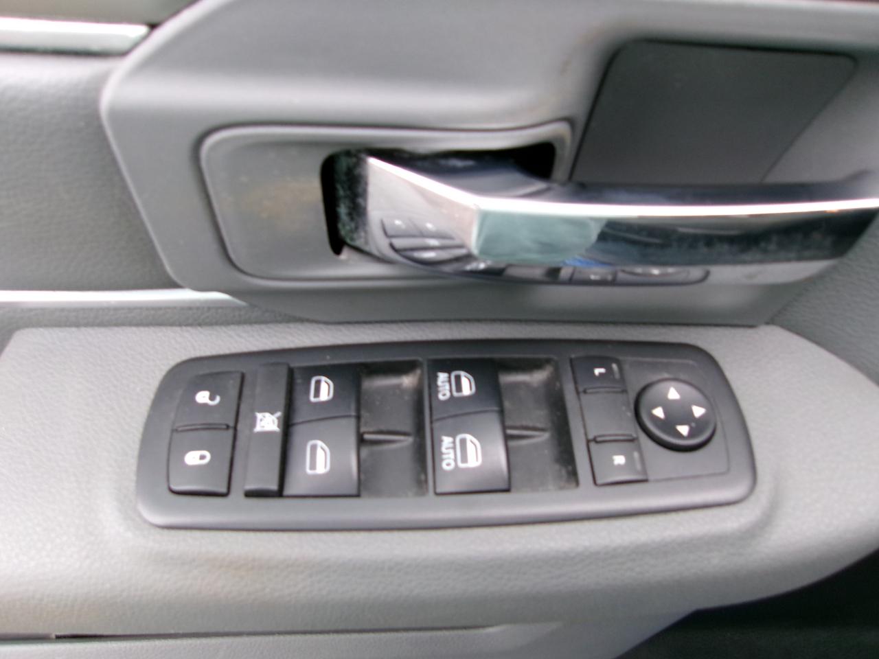 RAM 1500 Big Horn 4x4 Crew Cab 6'4" Box 2018