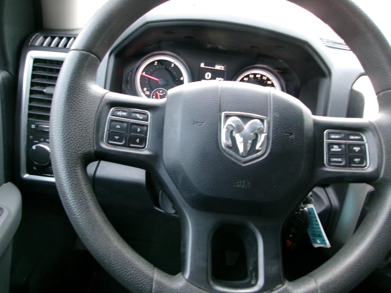 RAM 1500 Big Horn 4x4 Crew Cab 6'4" Box 2018