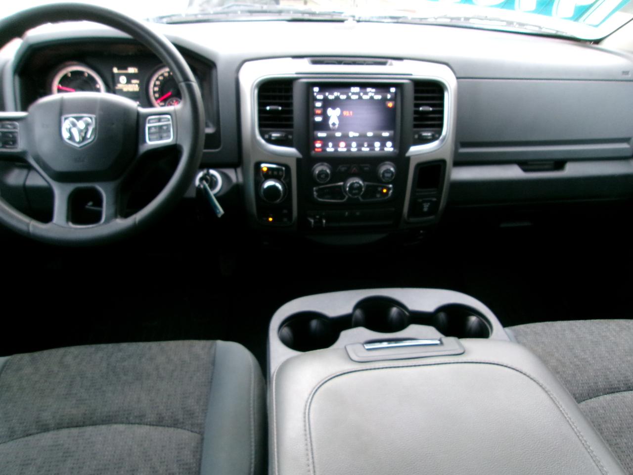 RAM 1500 Big Horn 4x4 Crew Cab 6'4" Box 2018