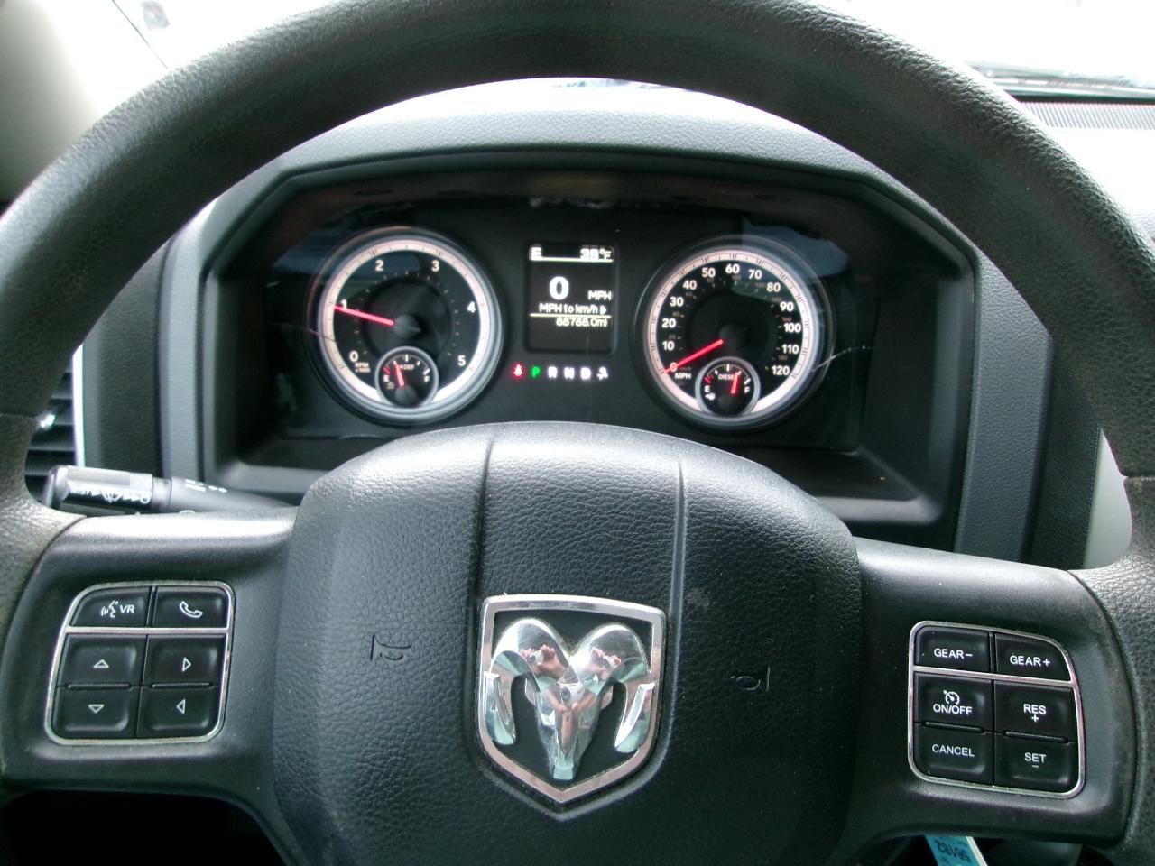 RAM 1500 Big Horn 4x4 Crew Cab 6'4" Box 2018