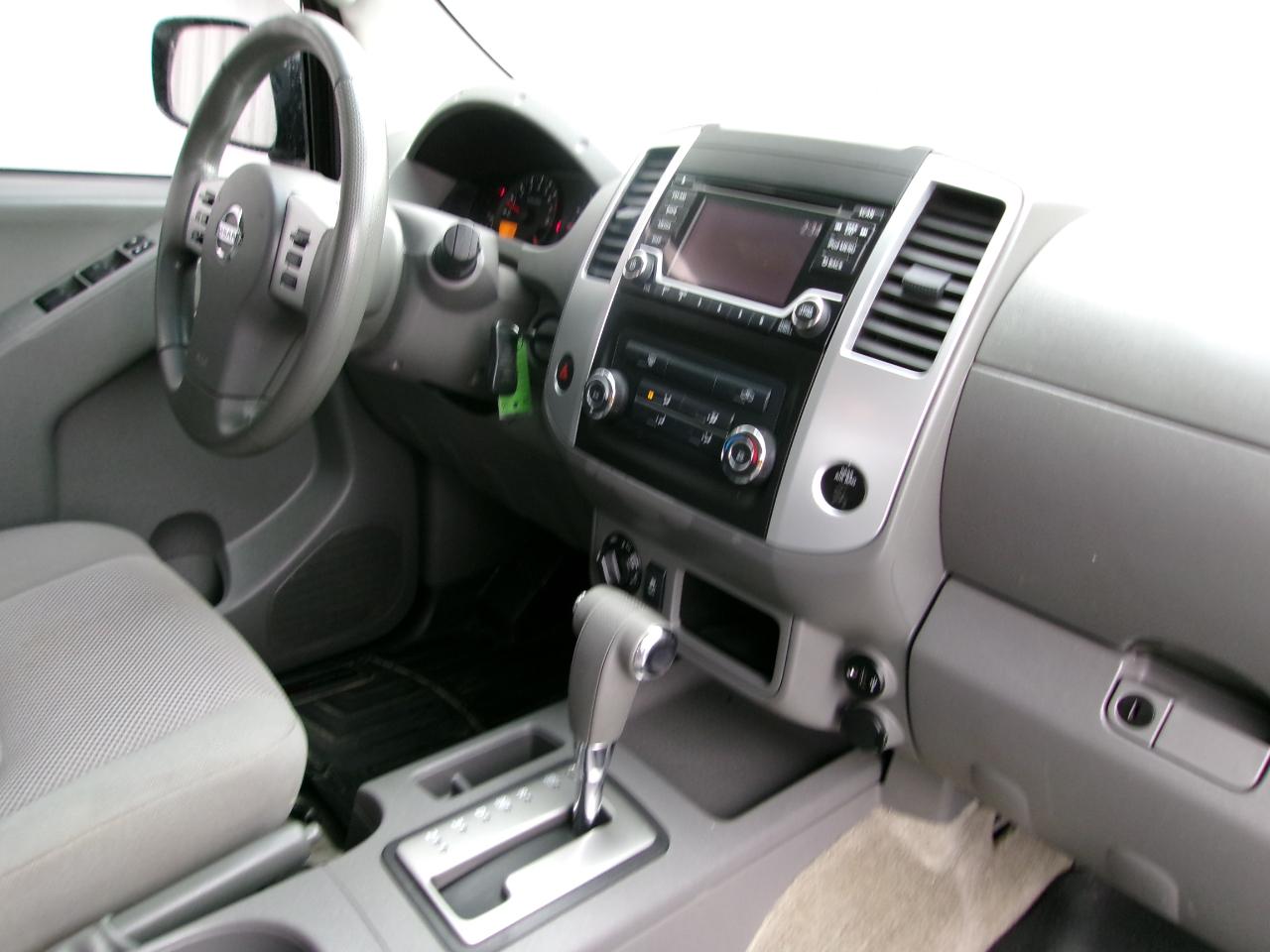 Nissan Frontier Crew Cab 4x4 SV V6 Auto *Ltd Avail* 2017