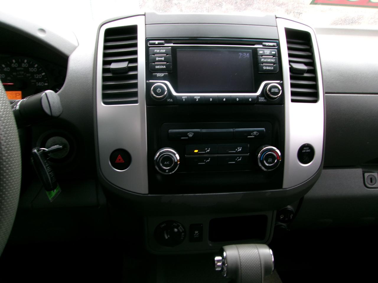 Nissan Frontier Crew Cab 4x4 SV V6 Auto *Ltd Avail* 2017