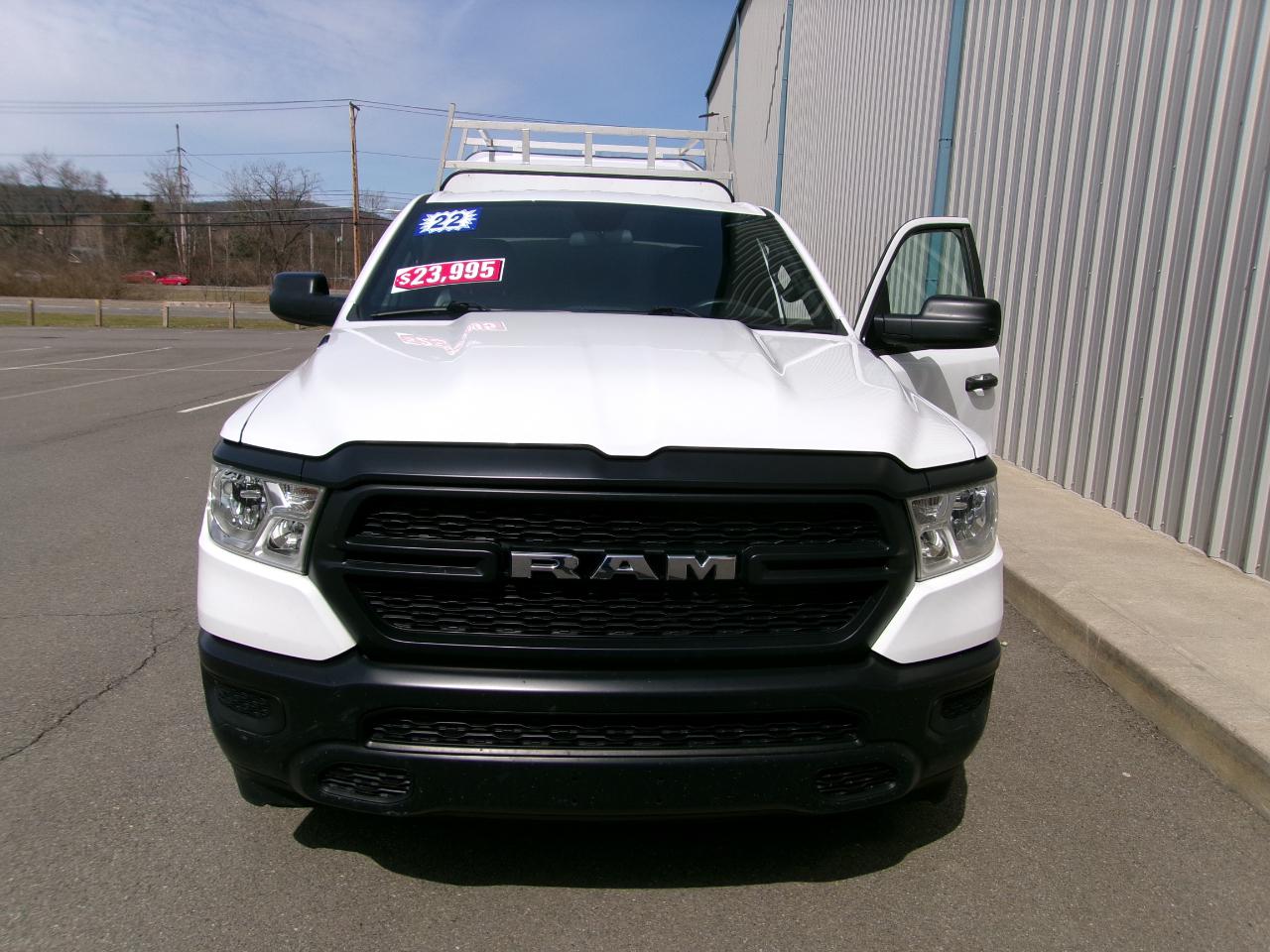 RAM 1500 Tradesman 4x4 Quad Cab 6'4" Box 2022