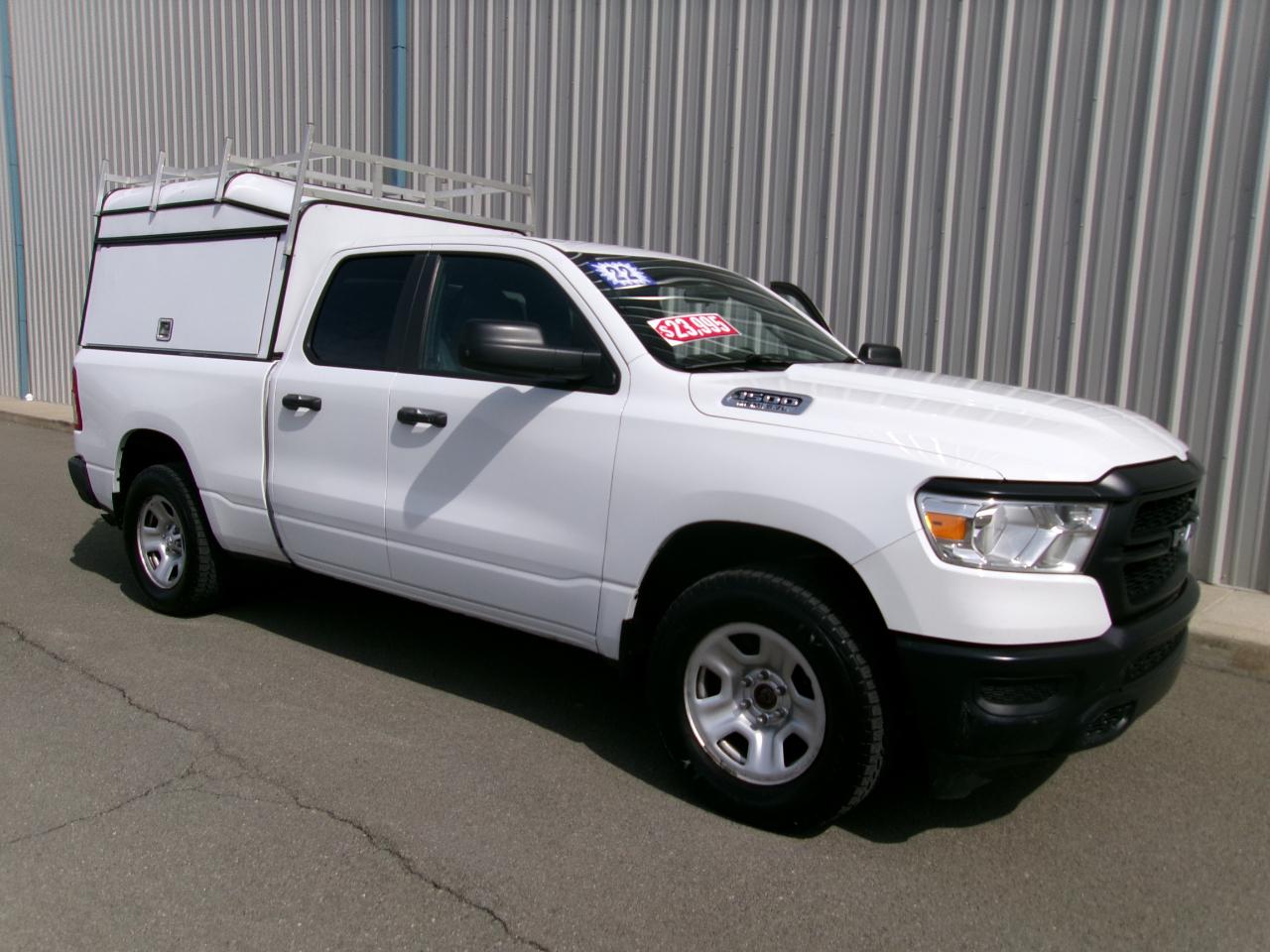 RAM 1500 Tradesman 4x4 Quad Cab 6'4" Box 2022