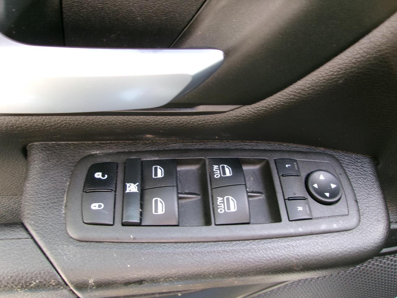 RAM 1500 Tradesman 4x4 Quad Cab 6'4" Box 2022