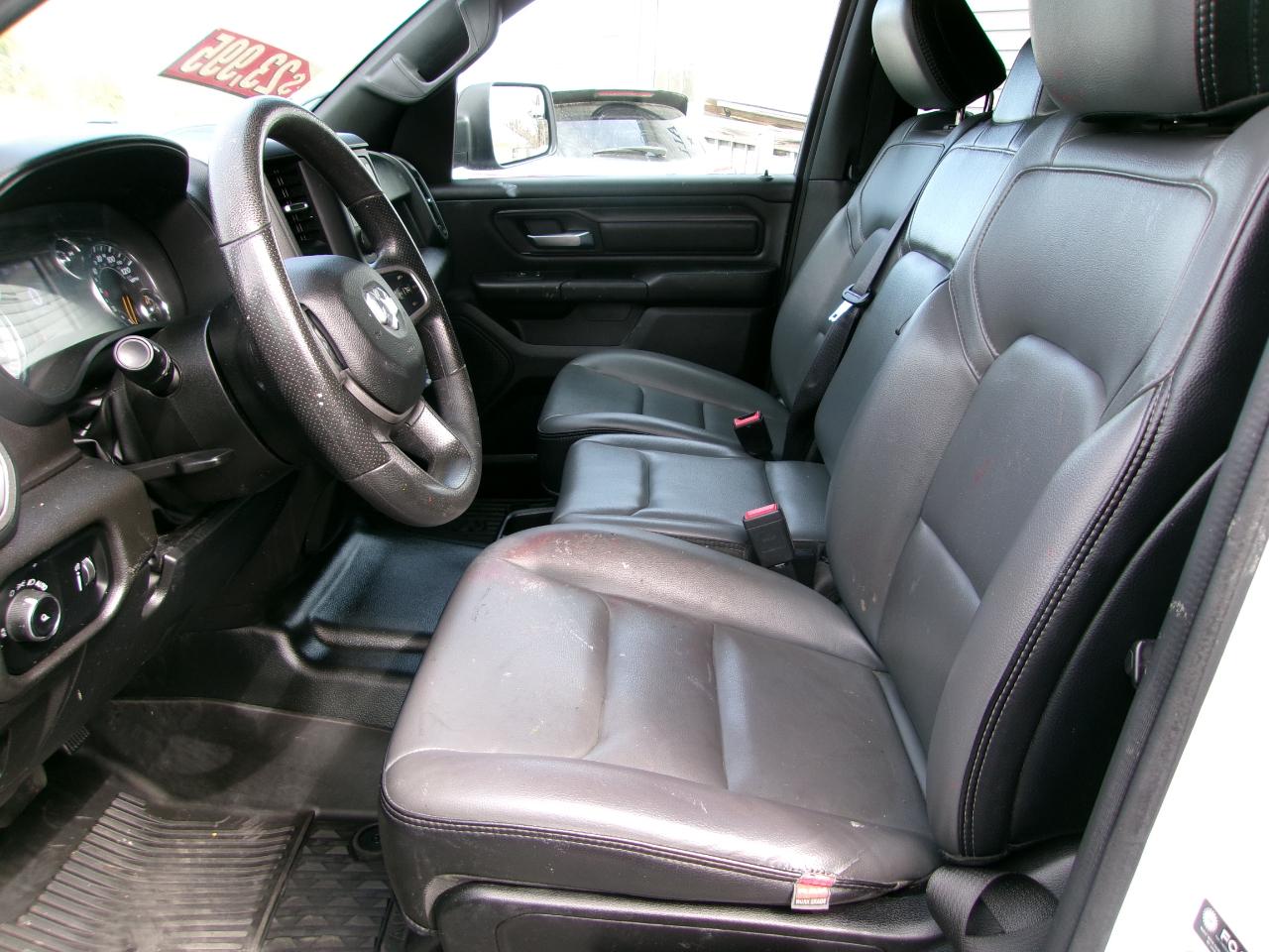 RAM 1500 Tradesman 4x4 Quad Cab 6'4" Box 2022