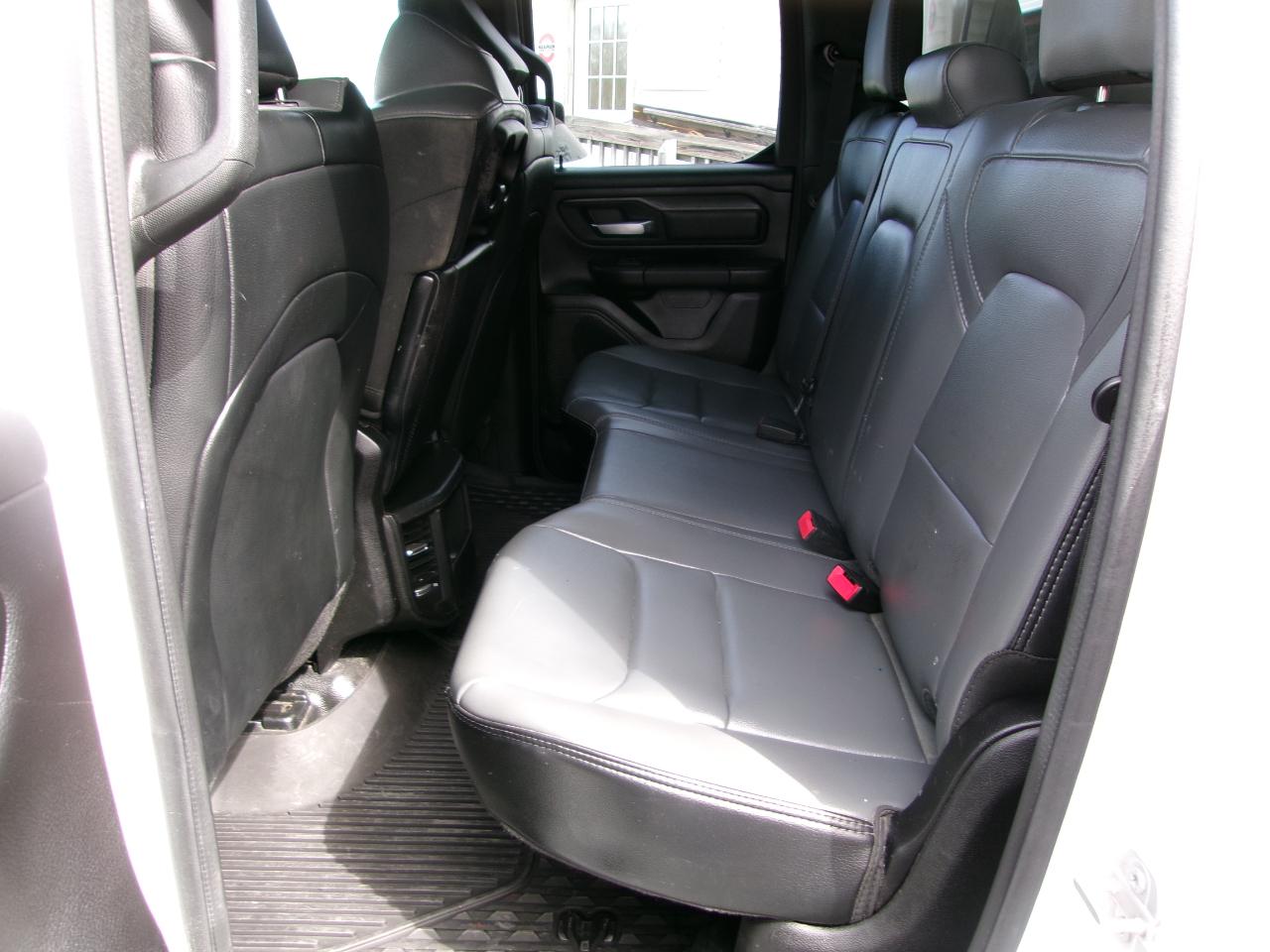 RAM 1500 Tradesman 4x4 Quad Cab 6'4" Box 2022