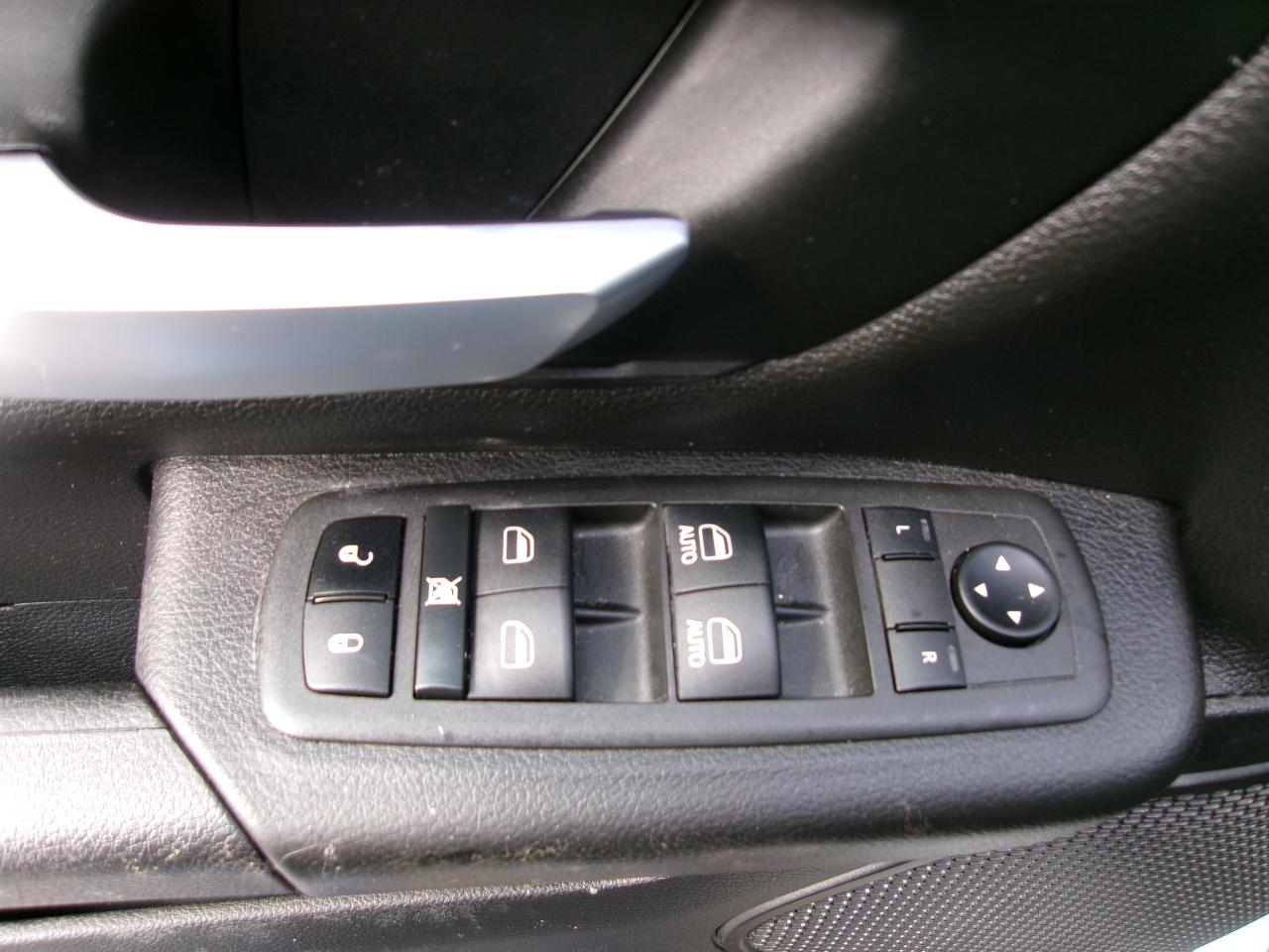 RAM 1500 Tradesman 4x4 Quad Cab 6'4" Box 2022