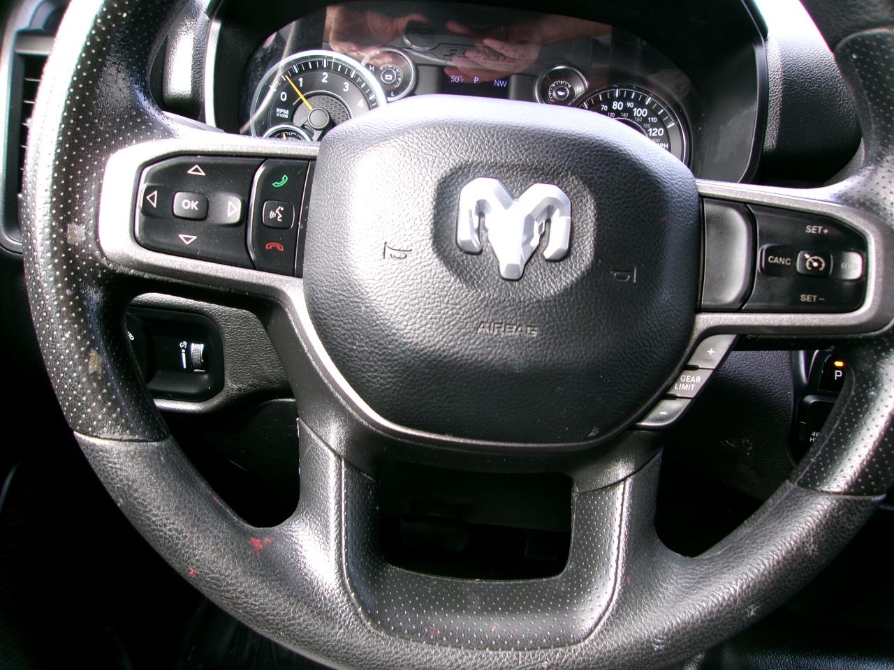 RAM 1500 Tradesman 4x4 Quad Cab 6'4" Box 2022