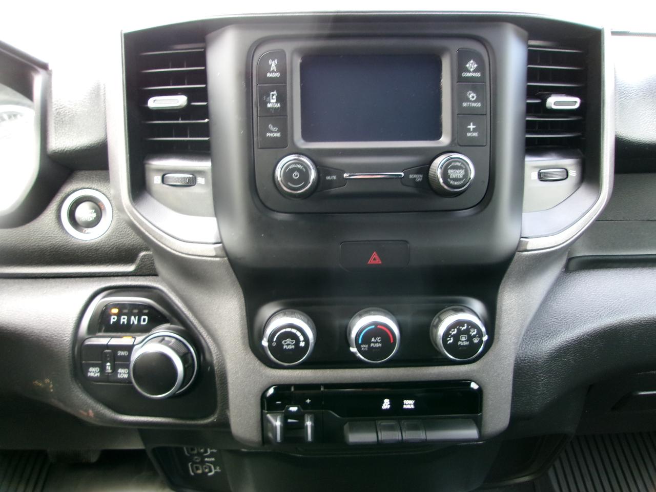 RAM 1500 Tradesman 4x4 Quad Cab 6'4" Box 2022