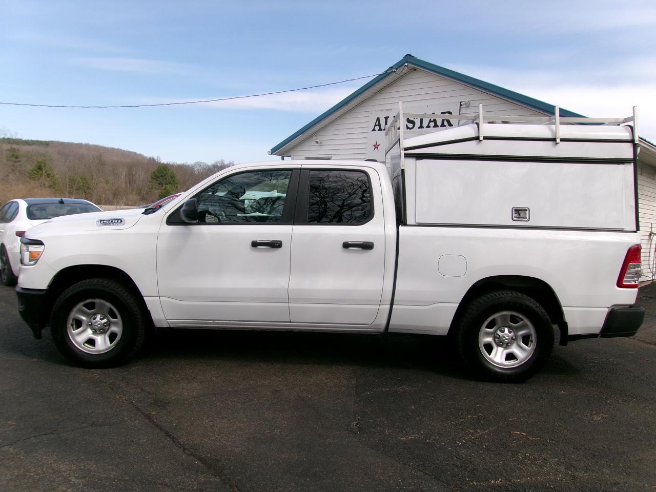RAM 1500 Tradesman 4x4 Quad Cab 6'4" Box 2022