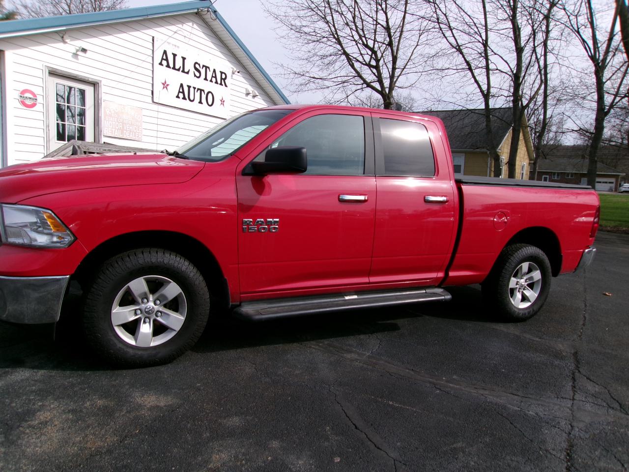 RAM 1500 SLT 4x4 Quad Cab 6'4" Box 2017