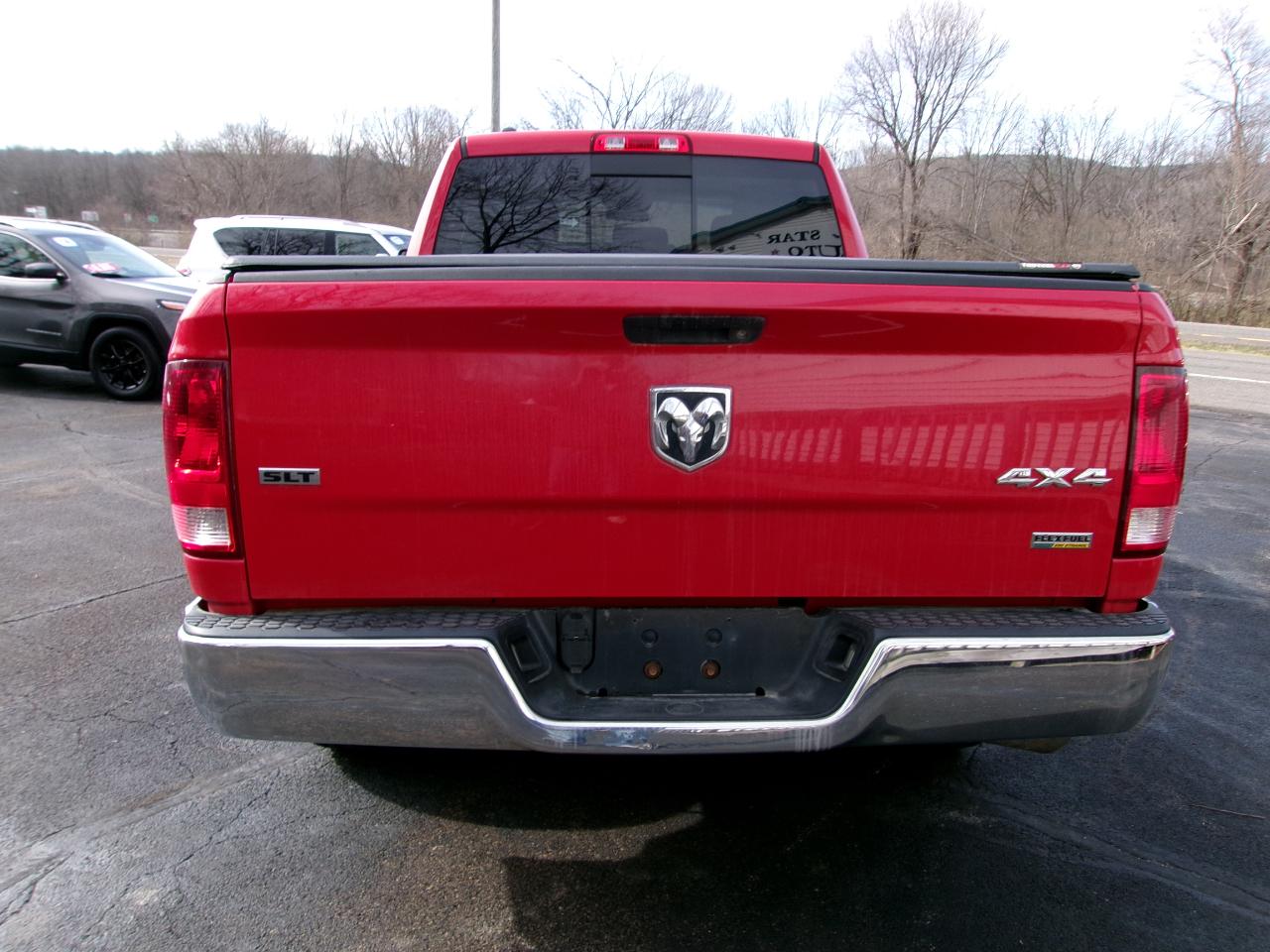 RAM 1500 SLT 4x4 Quad Cab 6'4" Box 2017