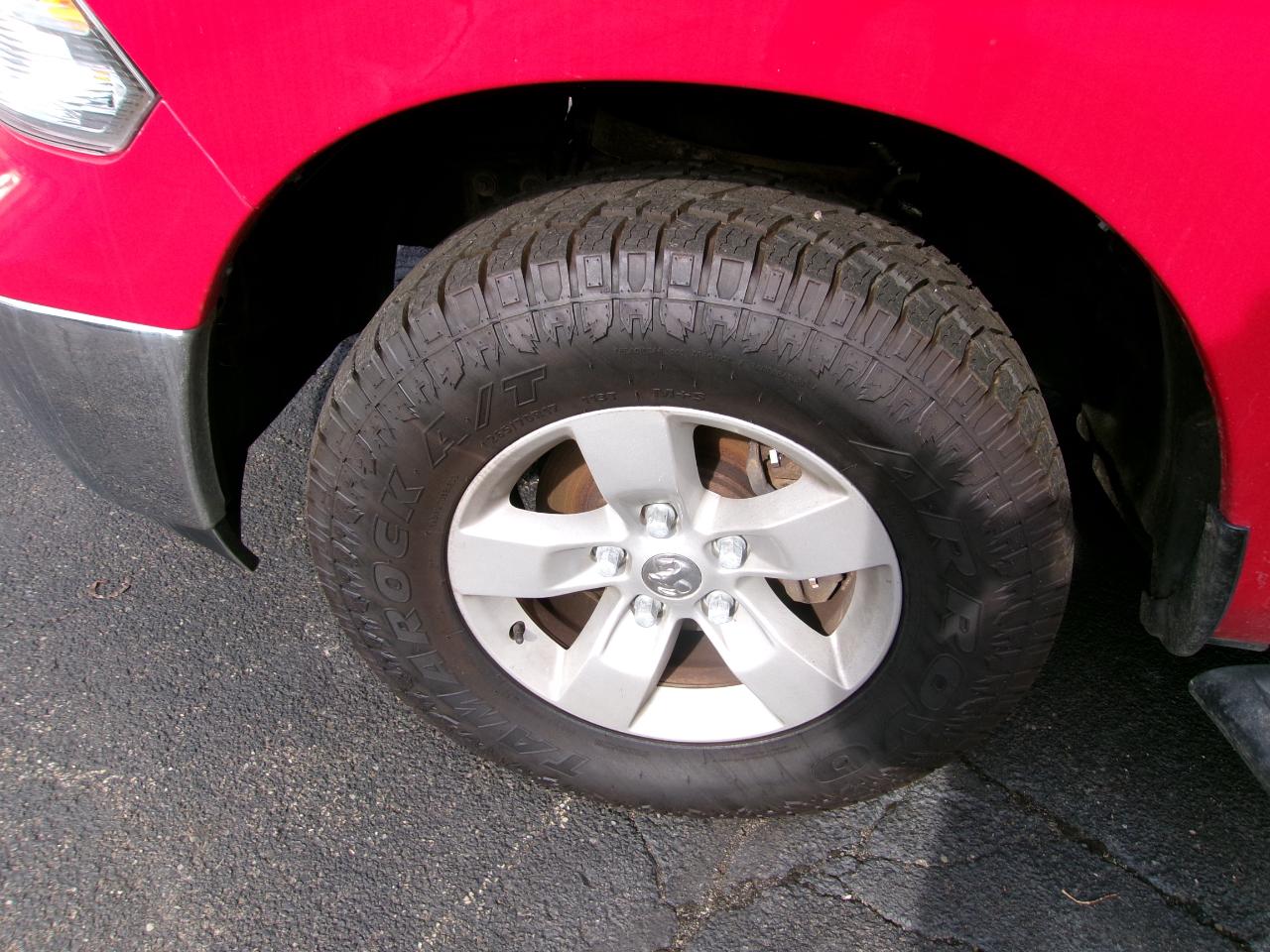 RAM 1500 SLT 4x4 Quad Cab 6'4" Box 2017