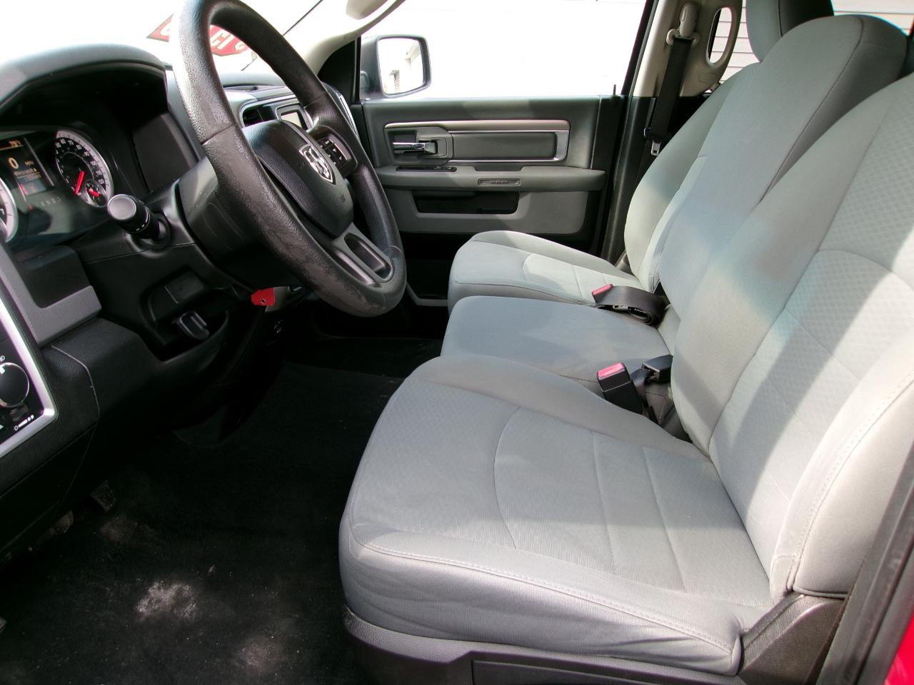 RAM 1500 SLT 4x4 Quad Cab 6'4" Box 2017