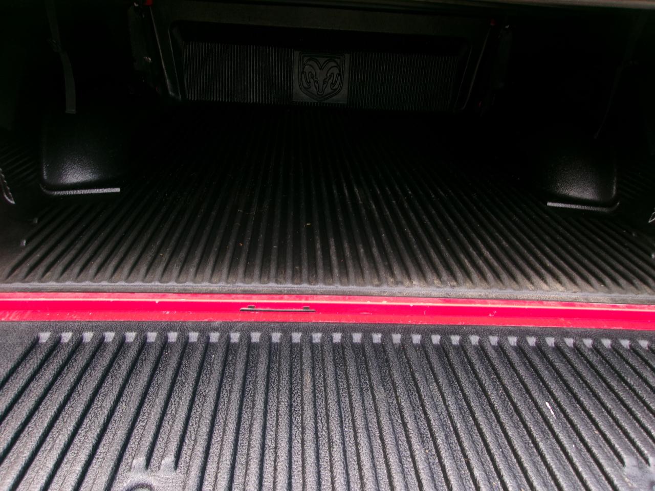 RAM 1500 SLT 4x4 Quad Cab 6'4" Box 2017