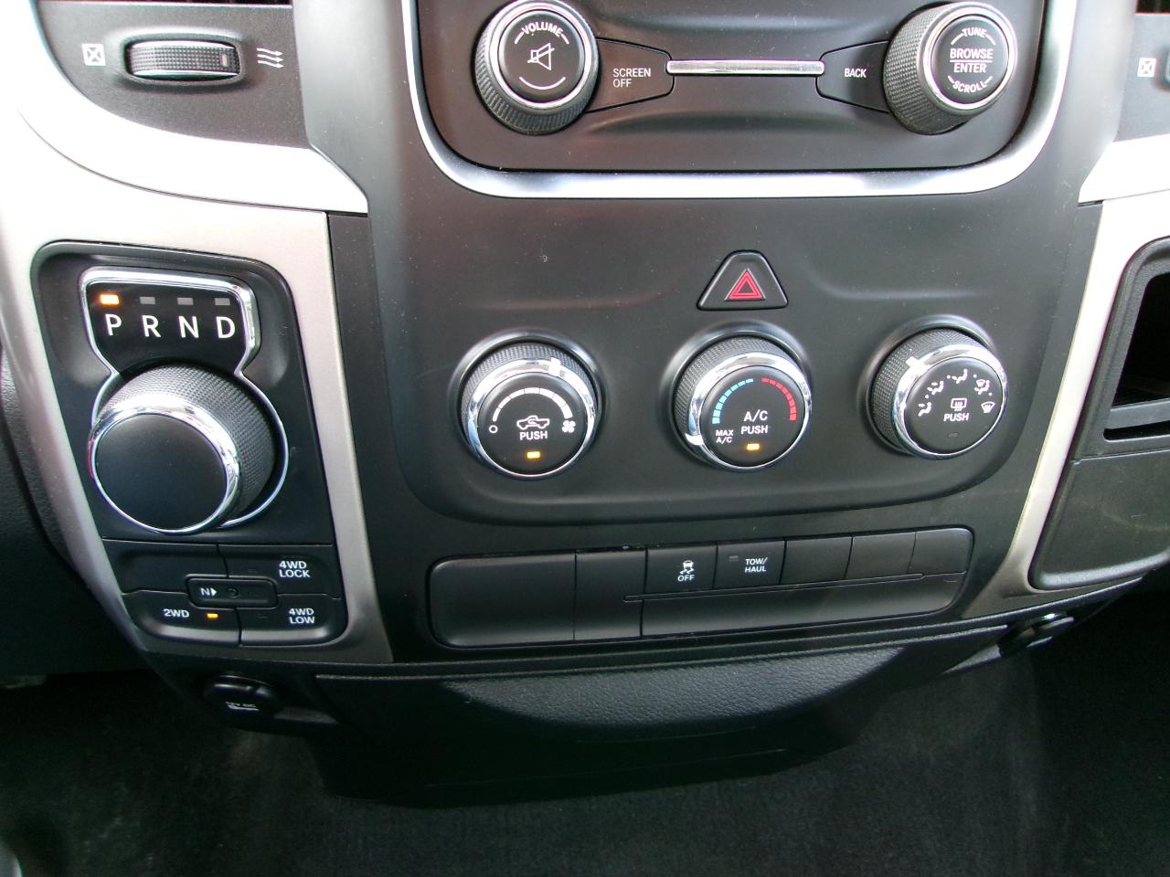 RAM 1500 SLT 4x4 Quad Cab 6'4" Box 2017