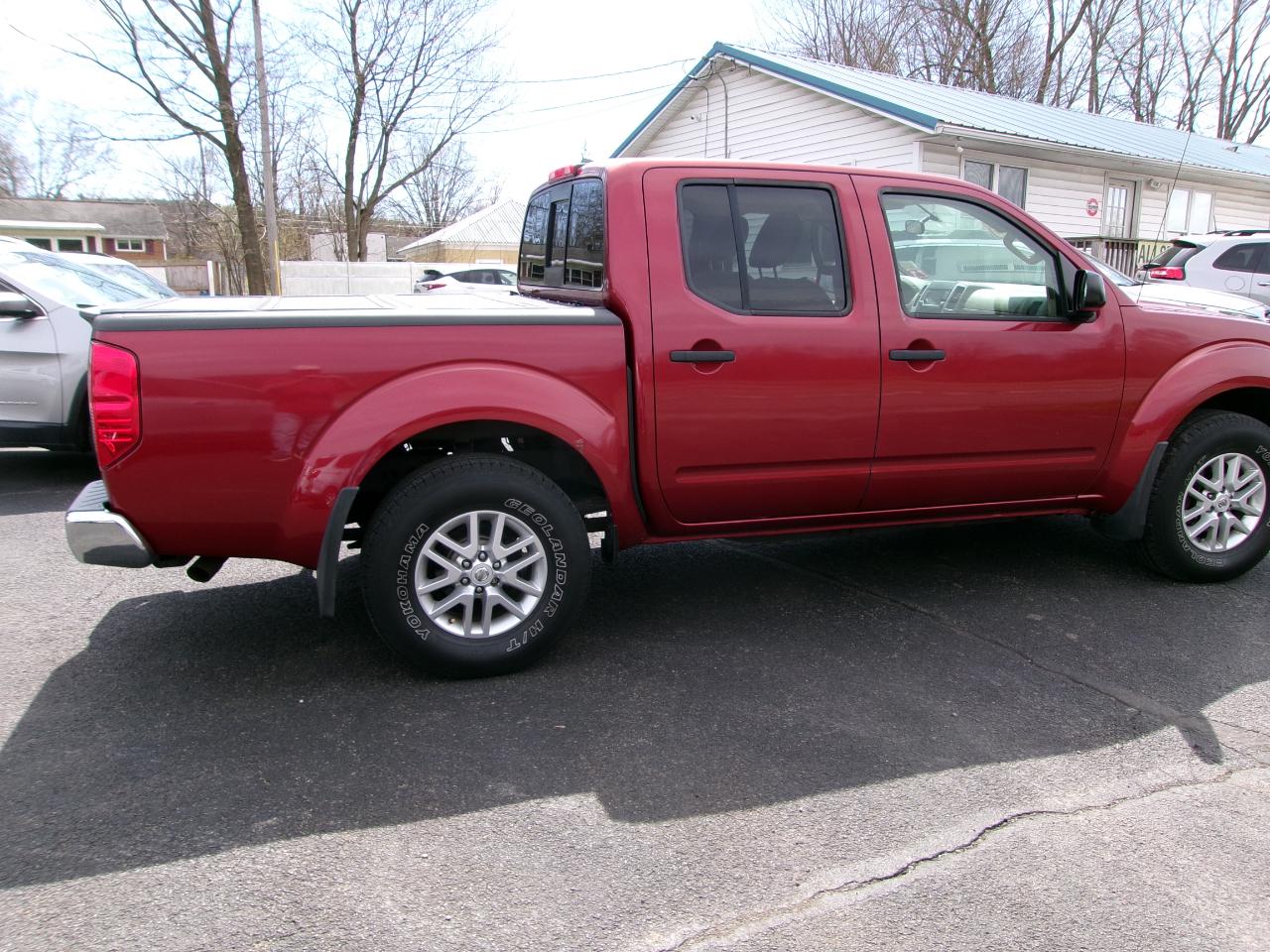 Nissan Frontier 4WD Crew Cab SWB Auto SV 2015