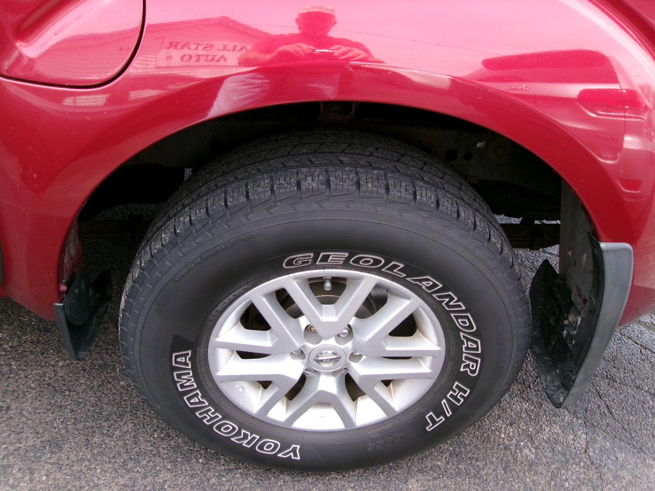 Nissan Frontier 4WD Crew Cab SWB Auto SV 2015