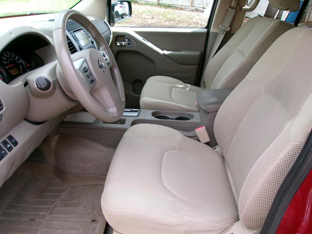 Nissan Frontier 4WD Crew Cab SWB Auto SV 2015