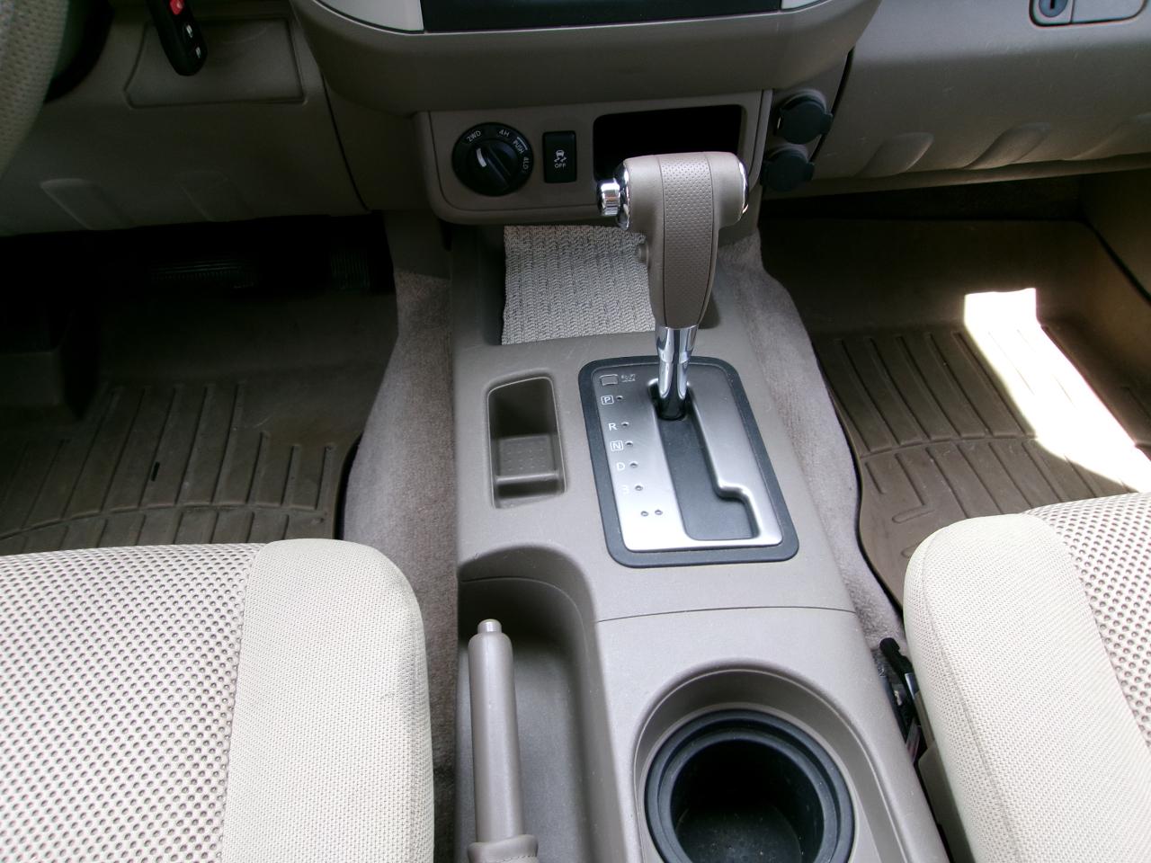 Nissan Frontier 4WD Crew Cab SWB Auto SV 2015