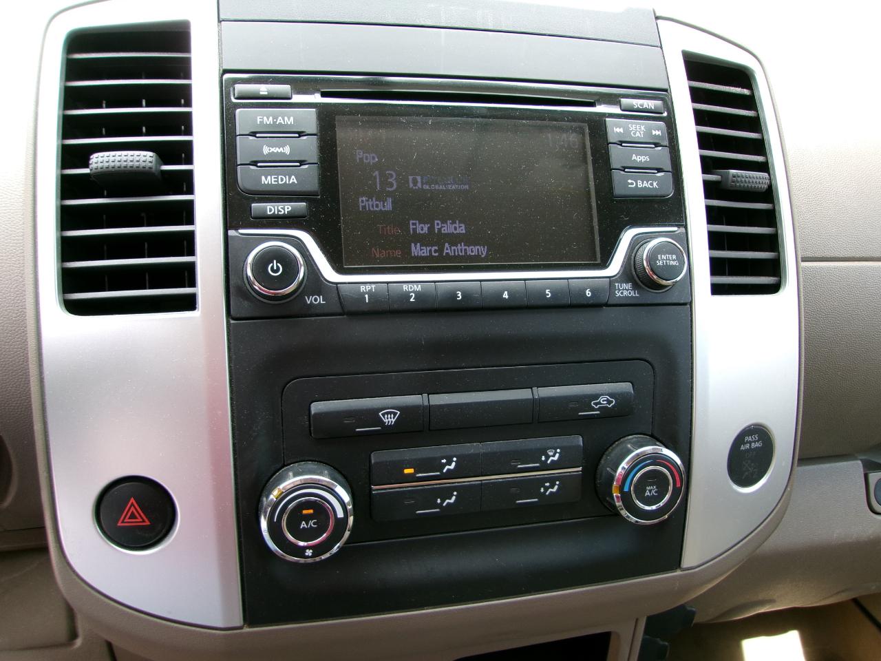 Nissan Frontier 4WD Crew Cab SWB Auto SV 2015