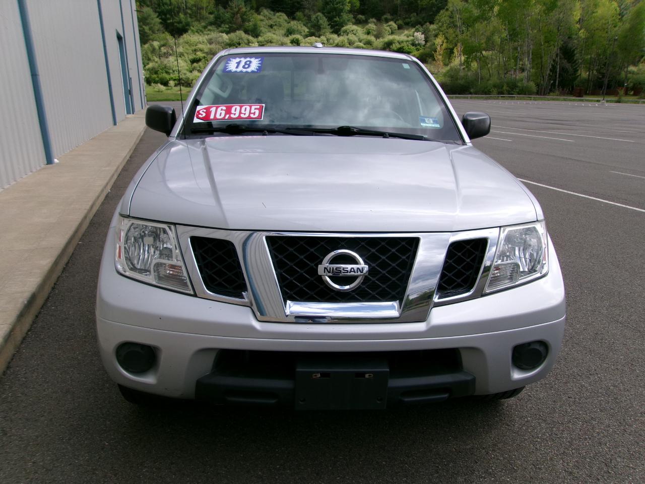 Nissan Frontier Crew Cab 4x4 SV V6 Auto 2018