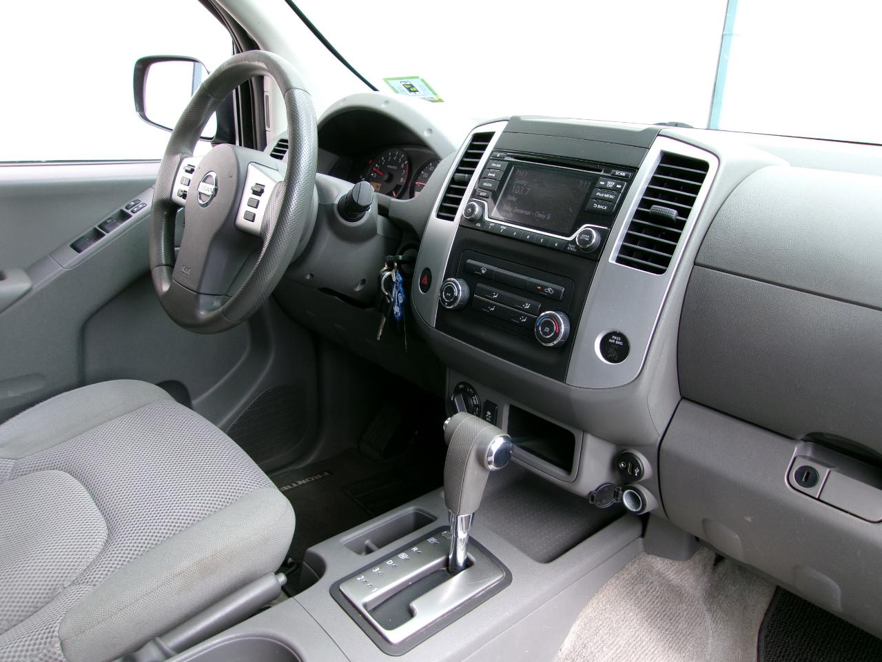 Nissan Frontier Crew Cab 4x4 SV V6 Auto 2018