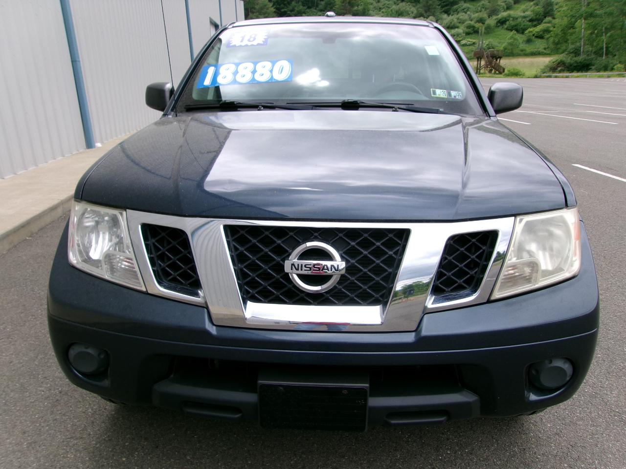 Nissan Frontier Crew Cab 4x4 SV V6 Auto 2018